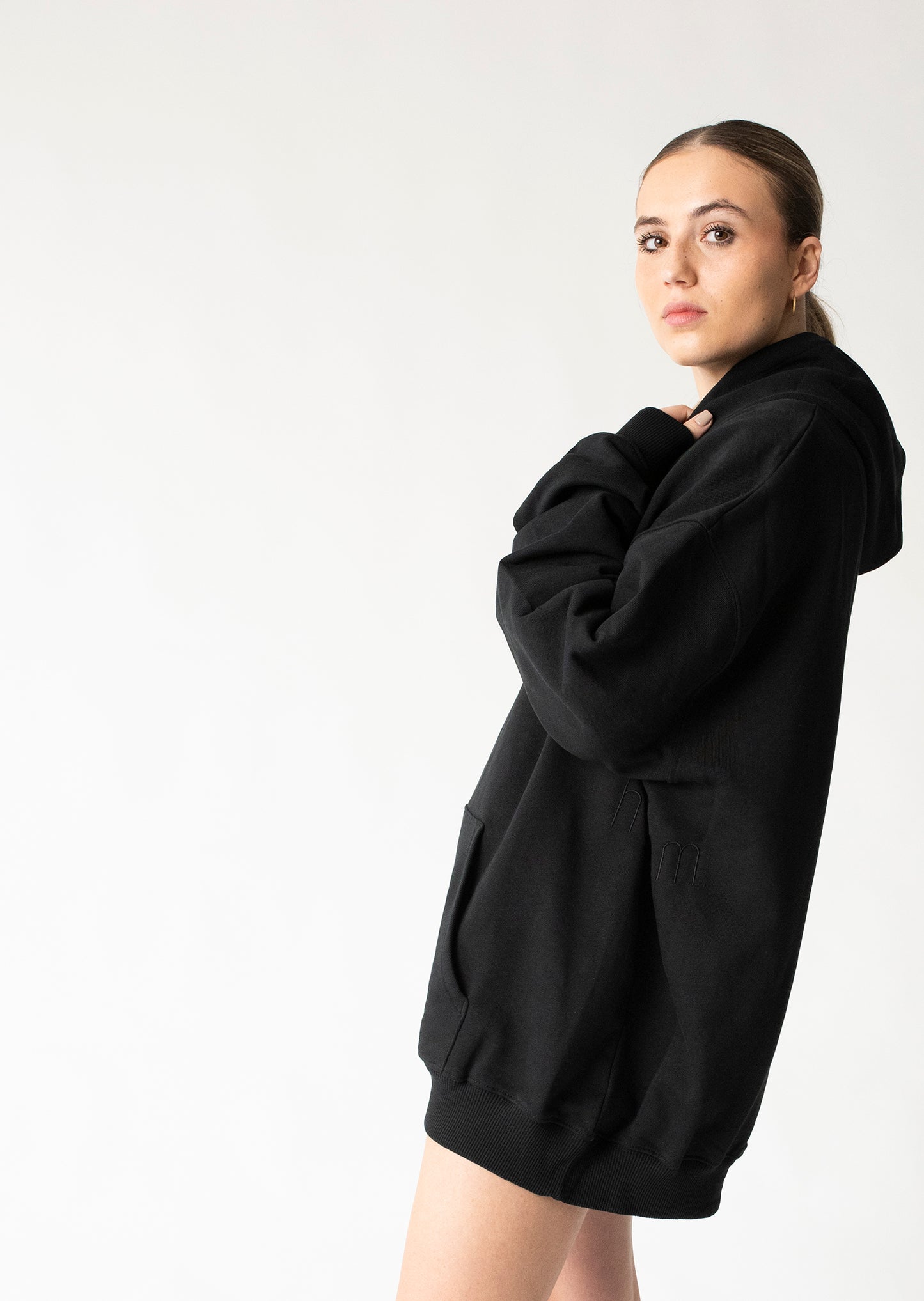 Seitlicher Logo Stick Lässiger Unisex-Fit Hoodie im kastigen Schnitt, Schwarz
