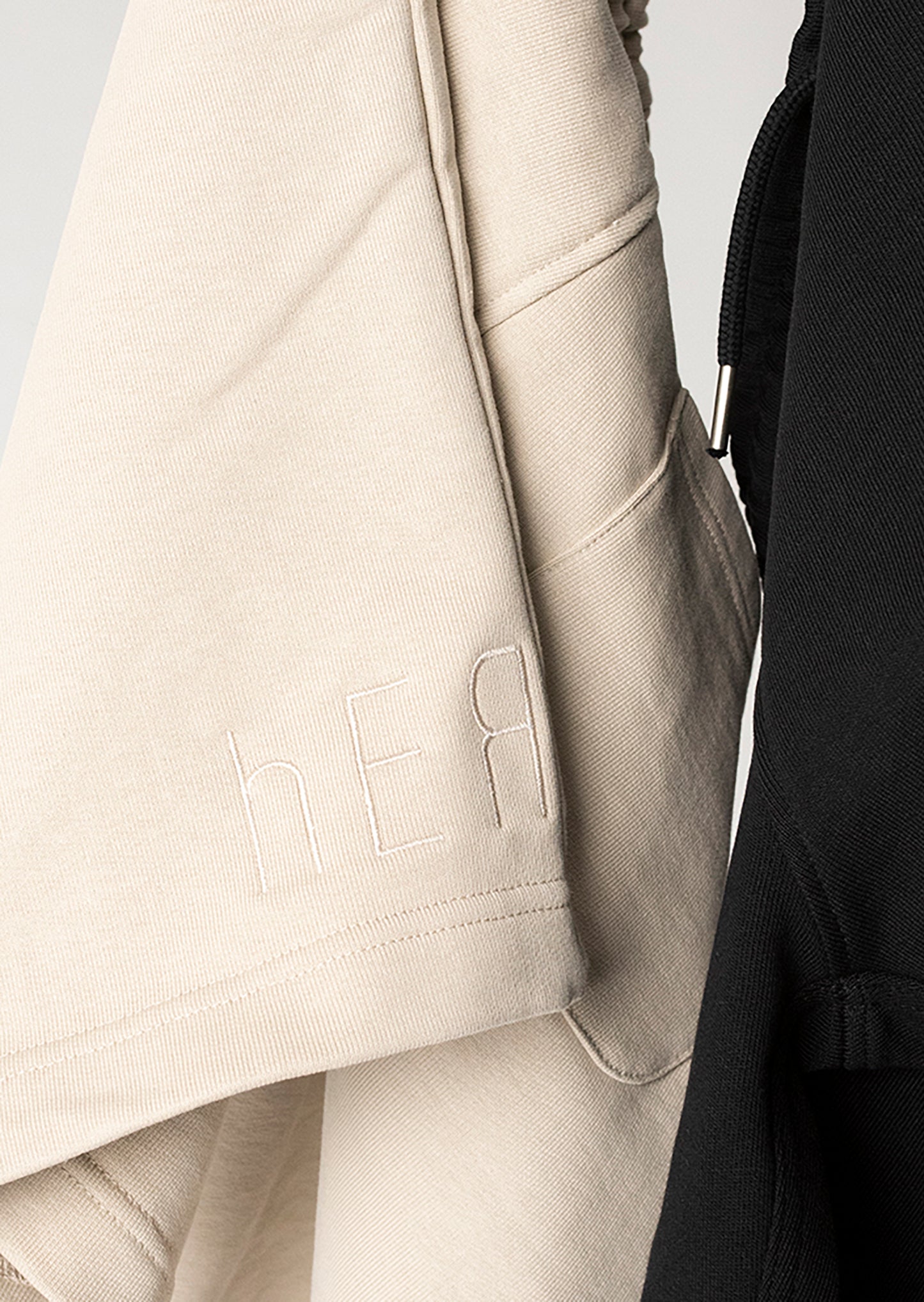 22-2 Essential Shorts