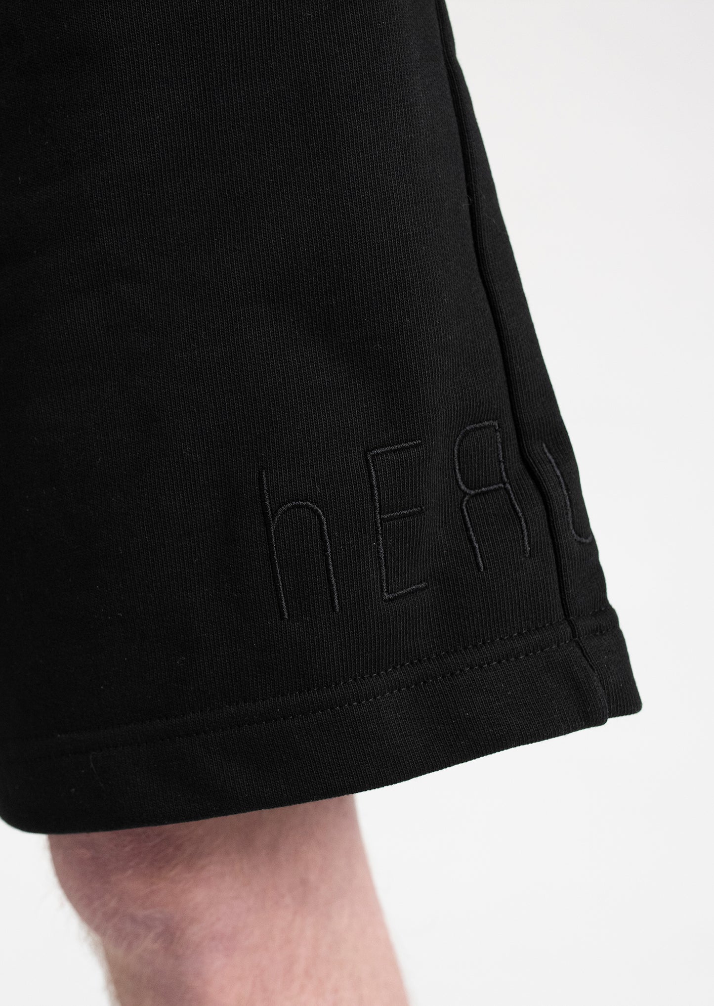 22-2 Essential Shorts
